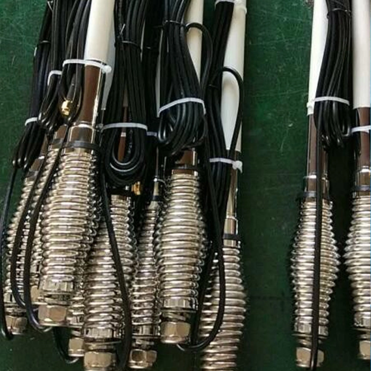 4755S0.6 Off-Road 4G Antenna – 698-2700MHz Heavy Duty Spring Fiberglass Whip (50 Ohm) for Mobile Car Radio