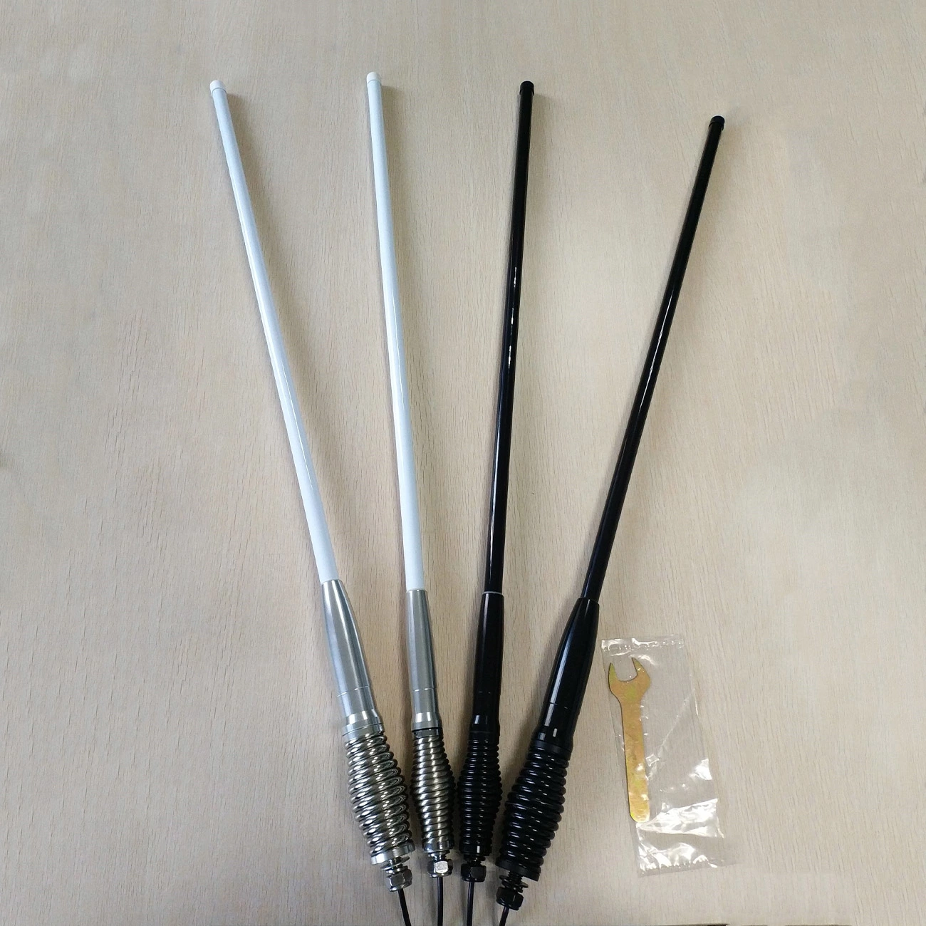 4760-B 4G Spring Barrel Antenna – 477MHz 6.5dBi High Gain Off Road Mobile Antenna