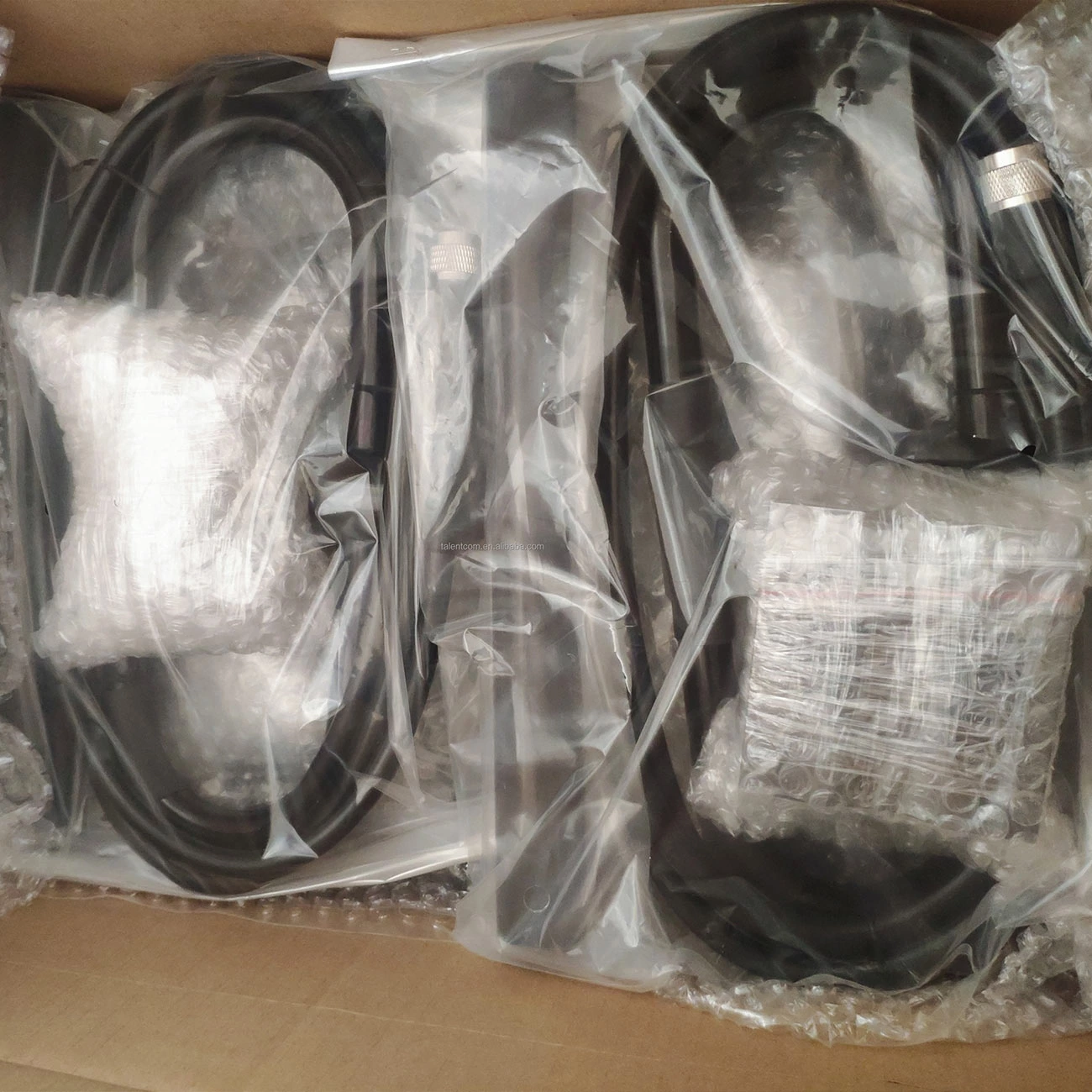 BZL-U Outdoor UHF Base Station Antenna – Folded 4-Dipole Array Stack, 400-470MHz High Performance + 4-Way Power Splitter