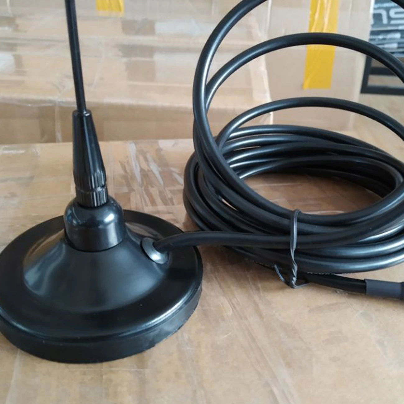 90-GSM-5 China-Made GSM Omni Directional Antenna – 800/1800MHz LoRa Aerial, Spring Magnet Mount + SMA-Connector & 4.5m RG58 Cable