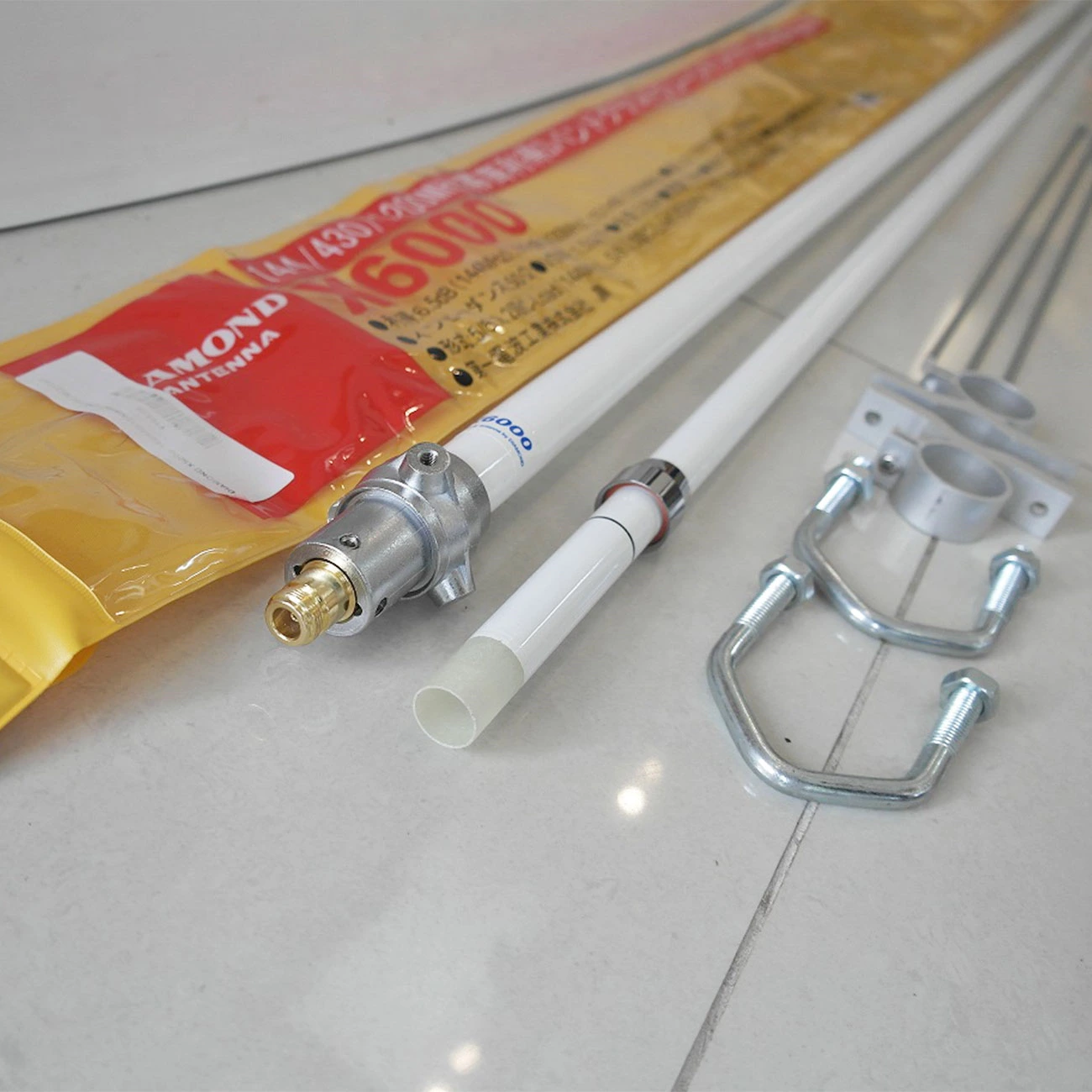 China-Made High Quality Tri Band (144/430/1200MHz) Fiberglass Antenna X6000 – VHF UHF Base Station Antenna
