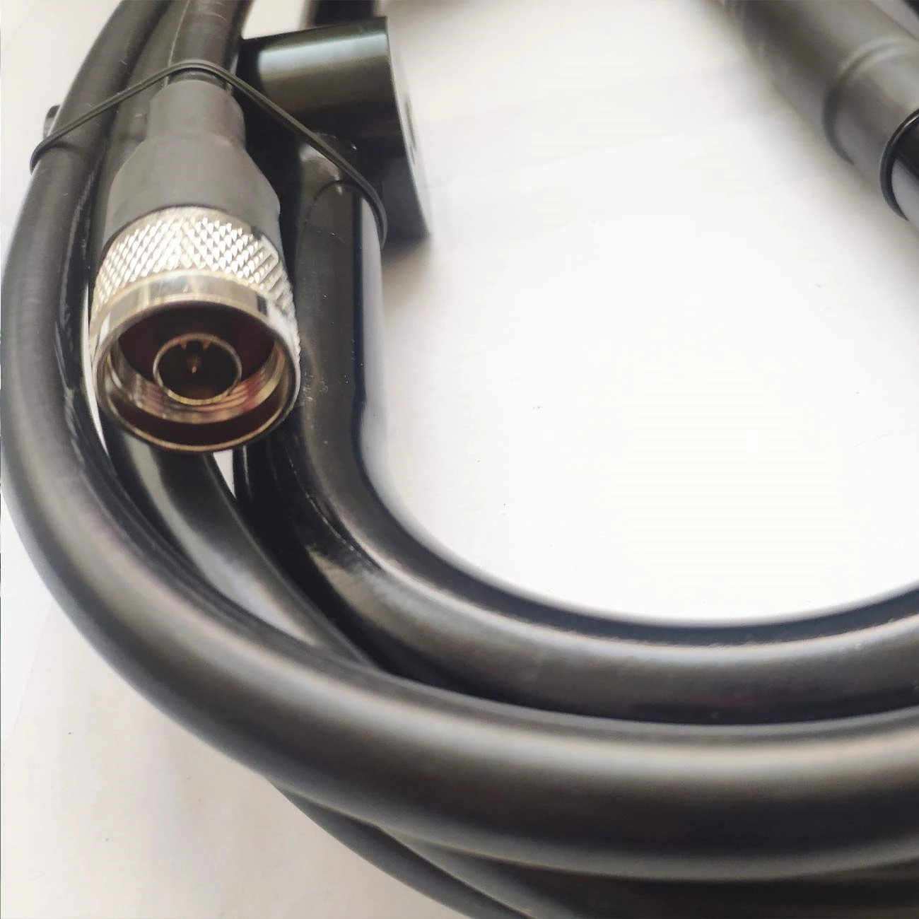 BZL-U Outdoor UHF Base Station Antenna – Folded 4-Dipole Array Stack, 400-470MHz High Performance + 4-Way Power Splitter