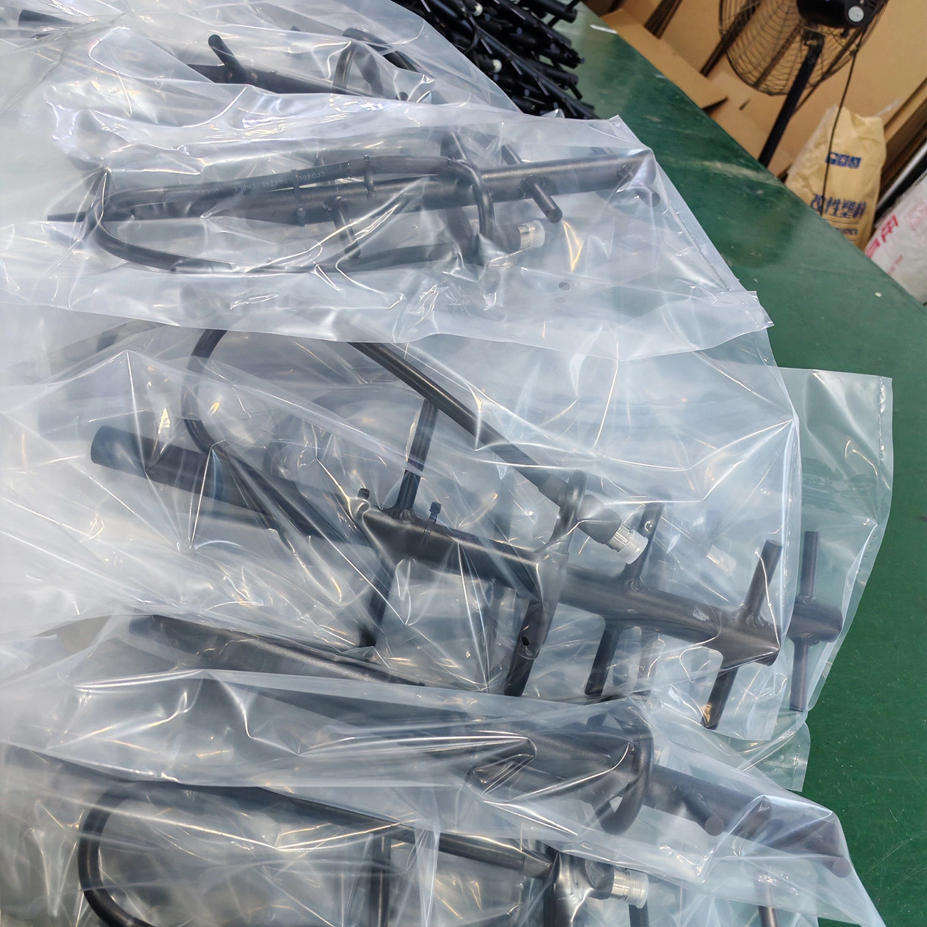 4 Elements High Gain 8dbi 890-960mhz Yagi Antenna Aluminium Alloy Weld Antenna Outdoor Directional Antenna