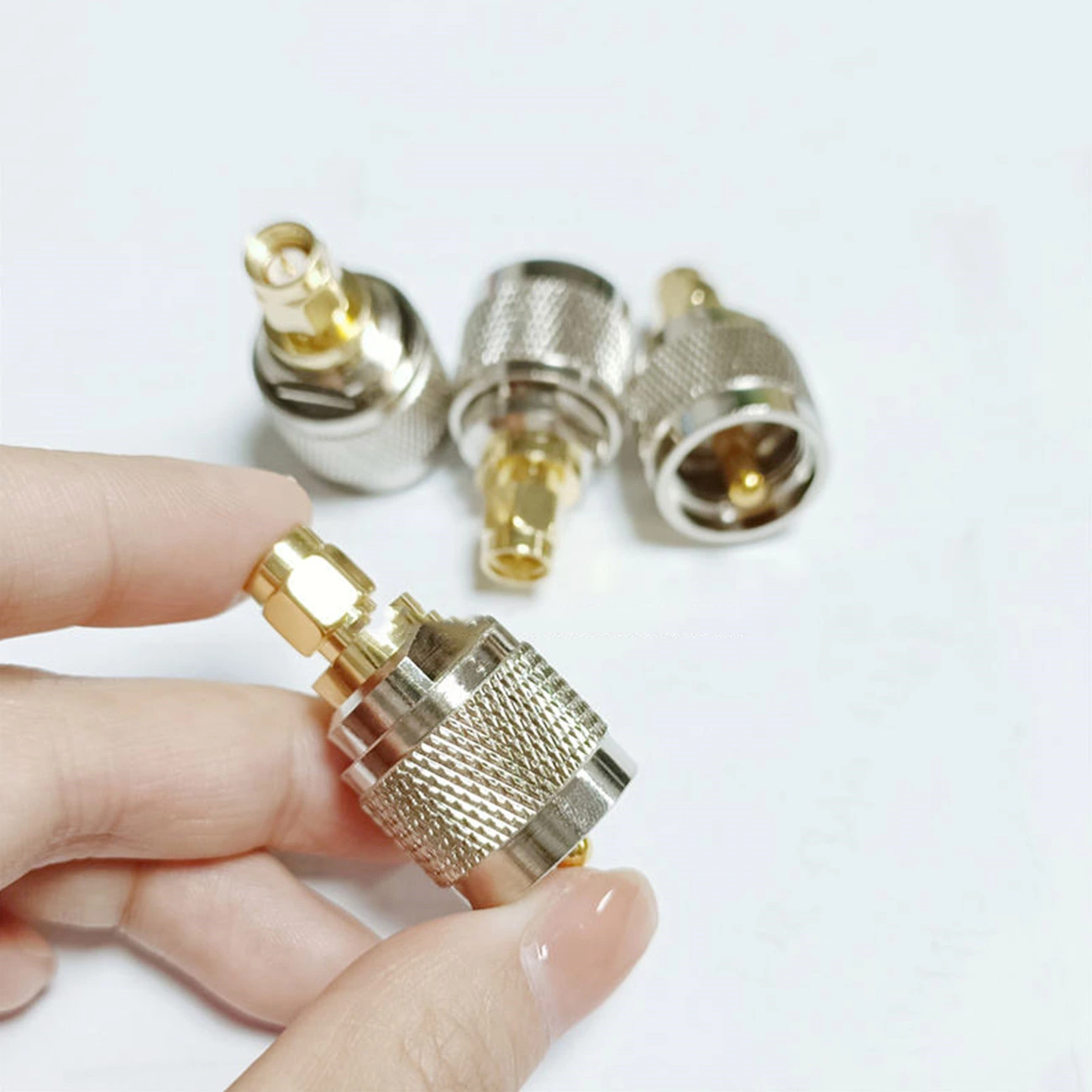 Low Loss Coaxial Connector: SMA Male to PL259 (UHF Male) – for Walkie Talkie/Broadcast Radios/WiFi Antennas