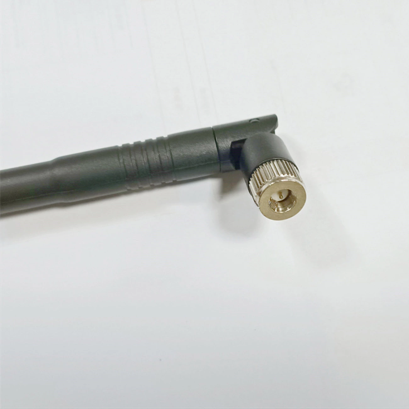 D28C/4G 2.4GHz/3G/4G Antenna – 7.5dBi Desktop External Antenna for Wireless Network Card/Router