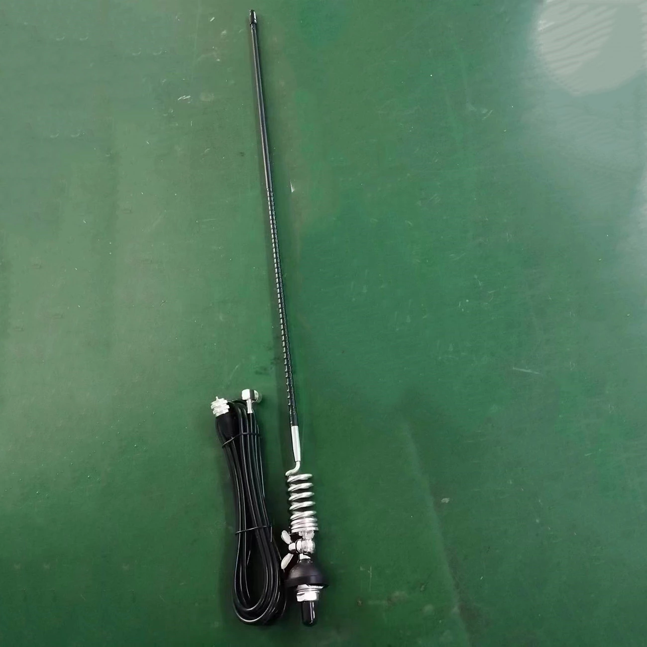 27D-95 CB Radio Antenna – 27MHz 70mm Mobile Car Antenna with Helical Spring & DV Connectors for Car Communication
