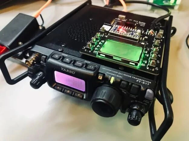 First Installation Experience of the Classic Vintage Yaesu FT-817 Control Display Board Easy Programming, the Key Chip Shines!