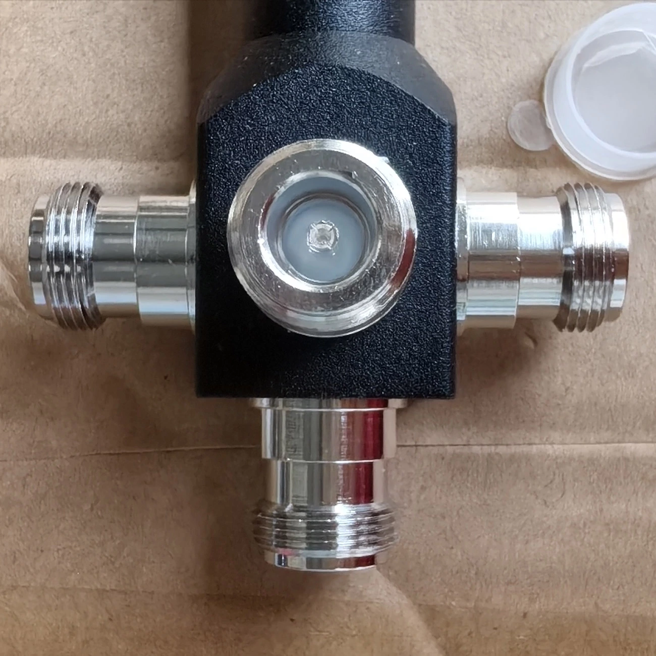 4 Way 138-174MHz FM Power Splitter 300W 50Ω N-Female RF Cavity Divider for FM Transmitter and Dipole Antenna