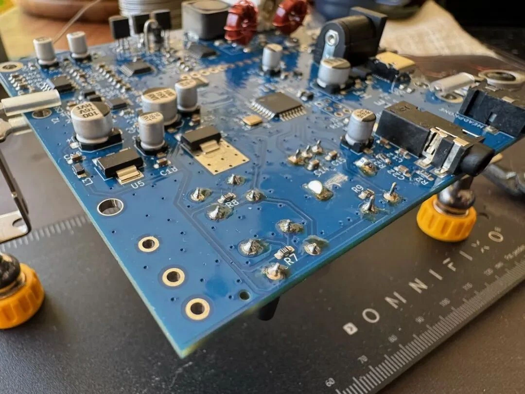 Pebble HF Review: The Ultra-Affordable QRP Radio Kit for Every Ham Radio Enthusiast